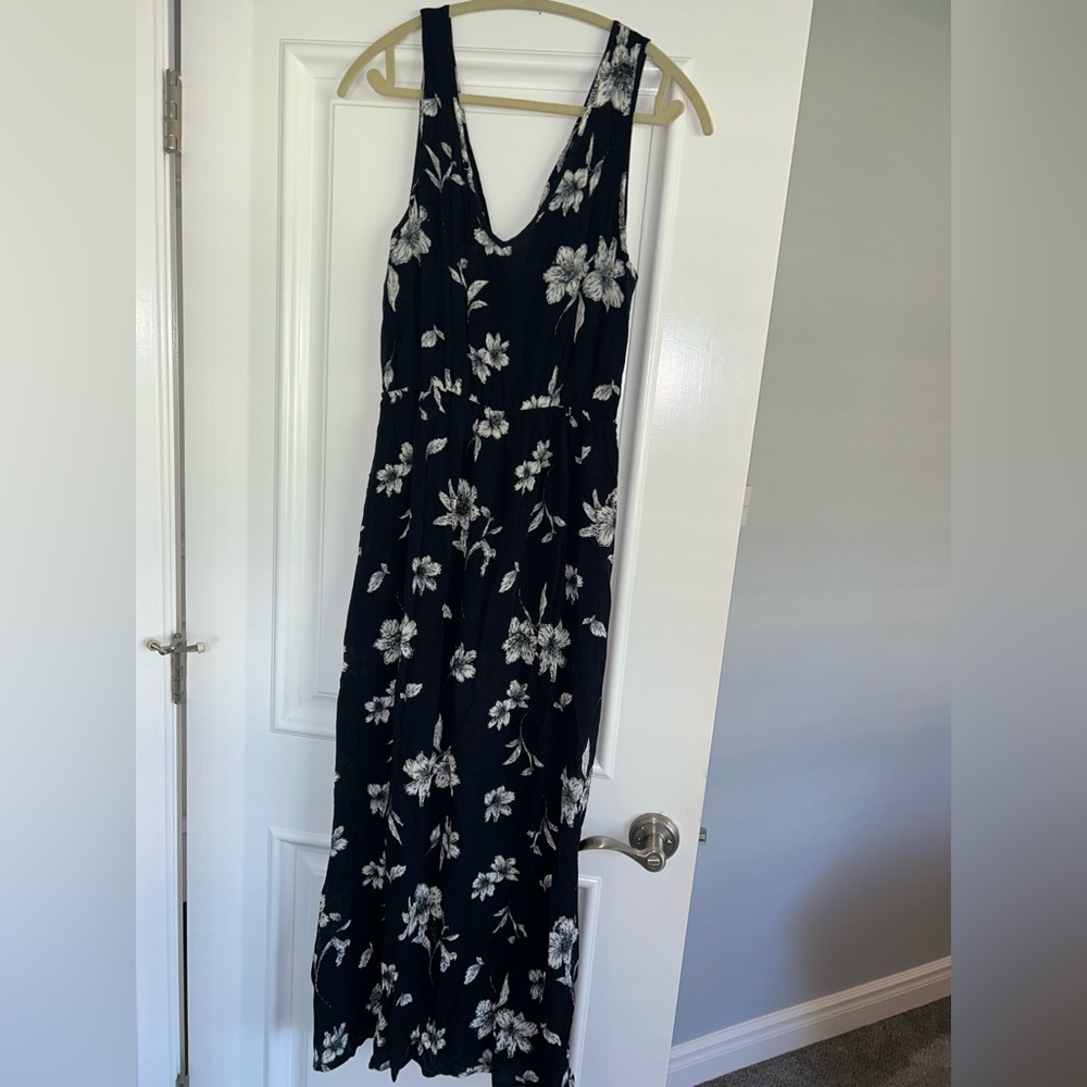 Navy blue romper with long train * new with tags 🏷️